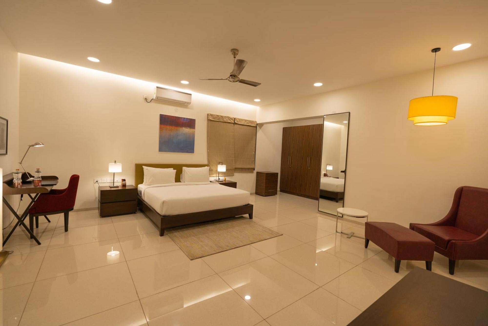 Signature Club 4*