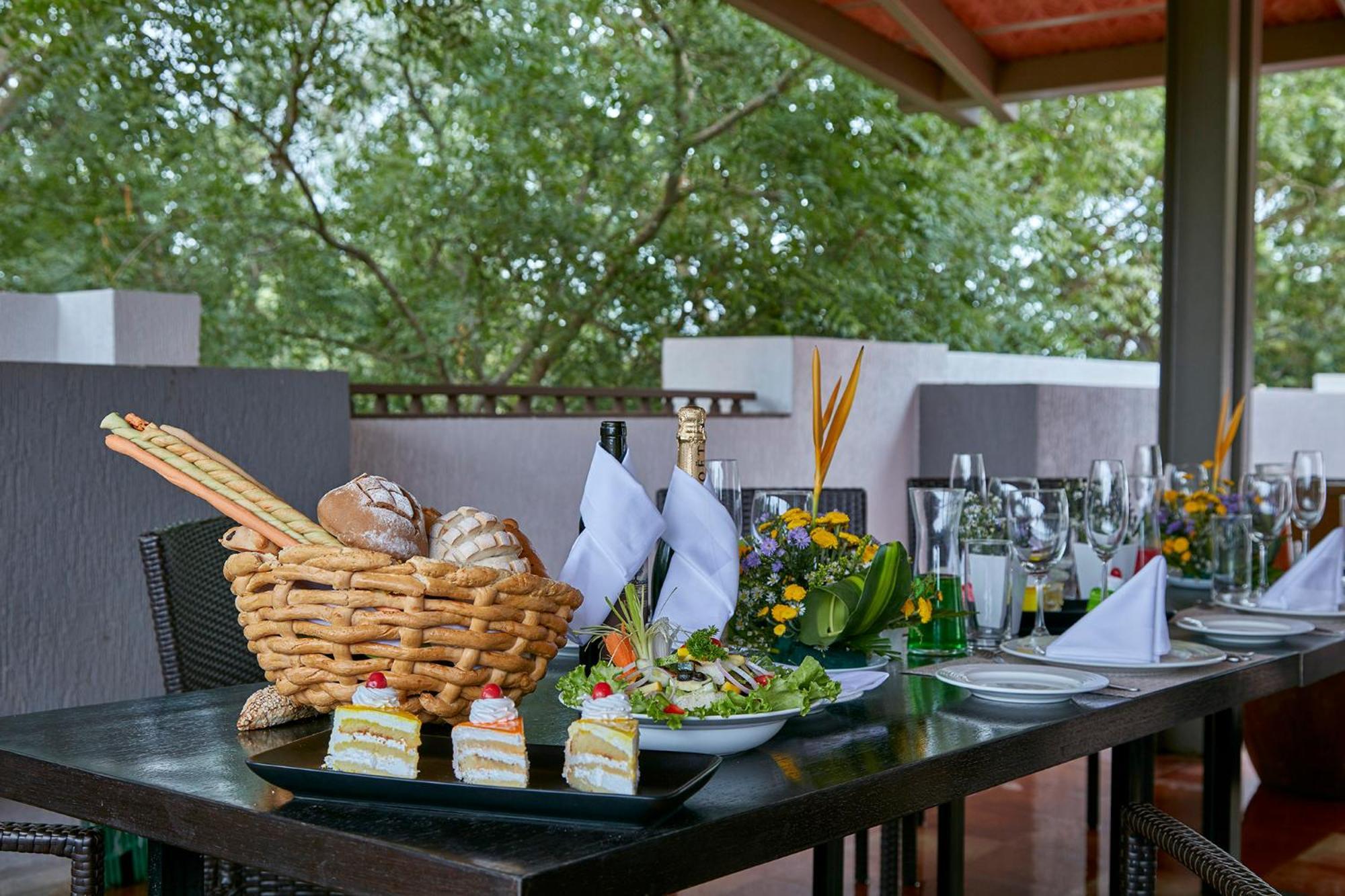 Signature Club Resort 4*